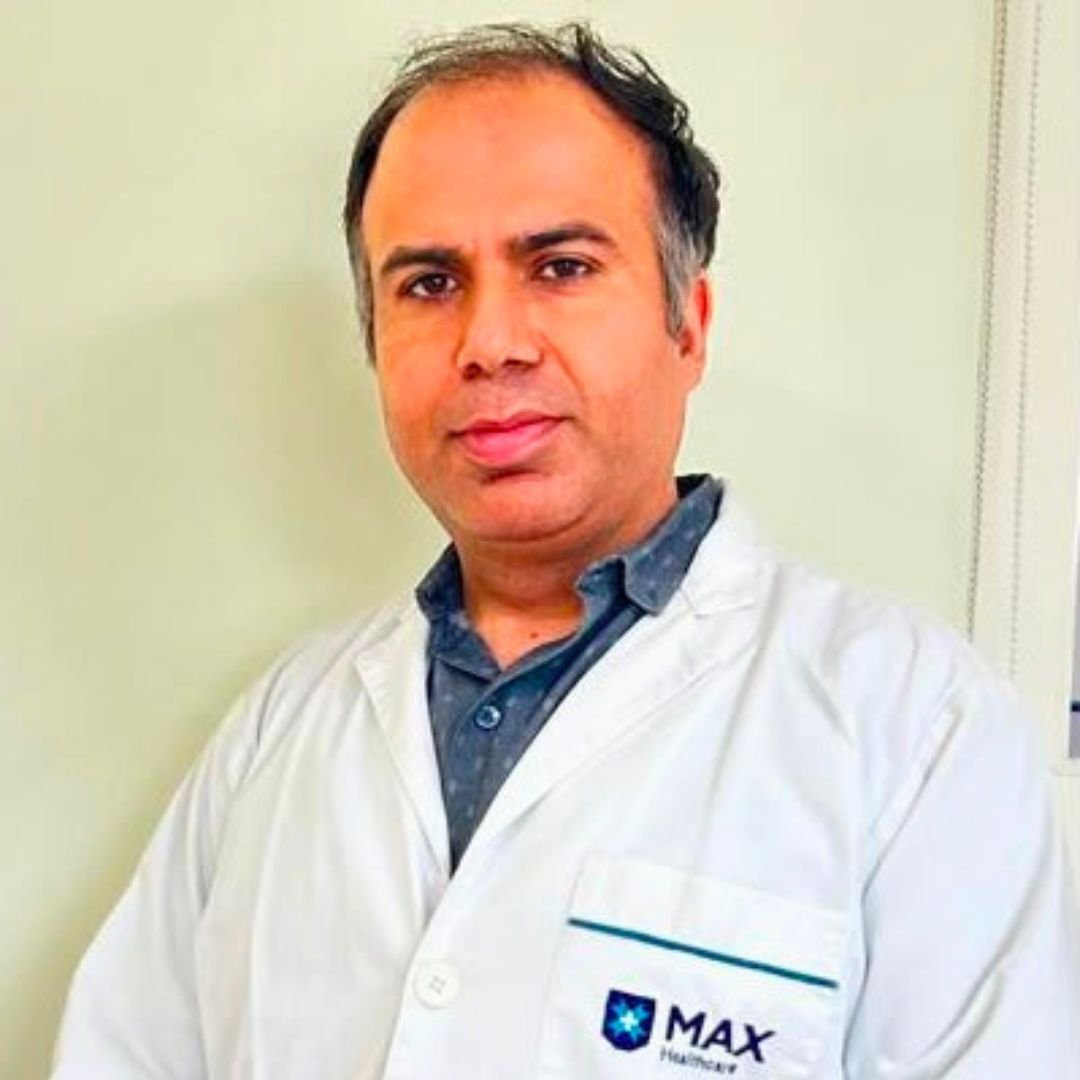 Best Spine Surgeon in Max Vaishali | Dr Naveen Pandita